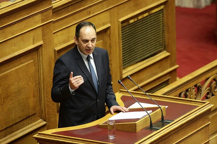 Πλακιωτάκης: Με λούζει κρύος ιδρώτας κάθε φορά που η κυβέρνηση ολοκληρώνει μία διαπραγμάτευση (βίντεο)